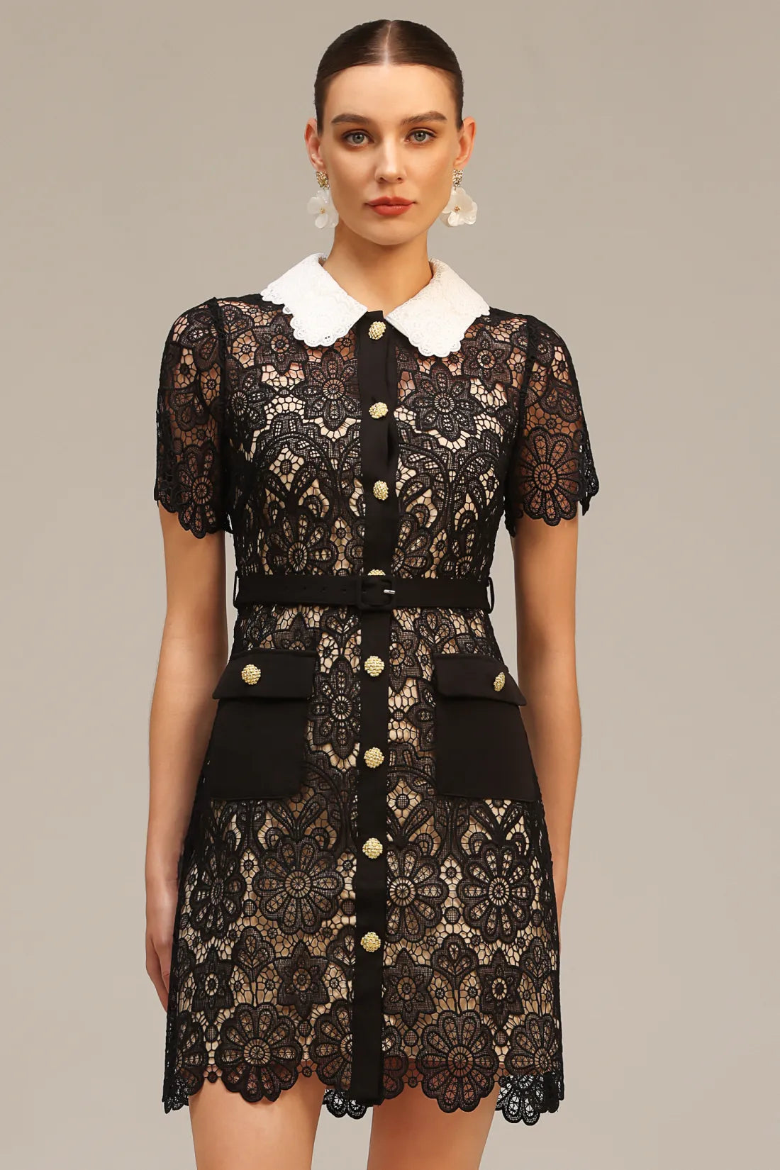 Kassy Yaka Kısa Kollu Dantel Mini Elbise