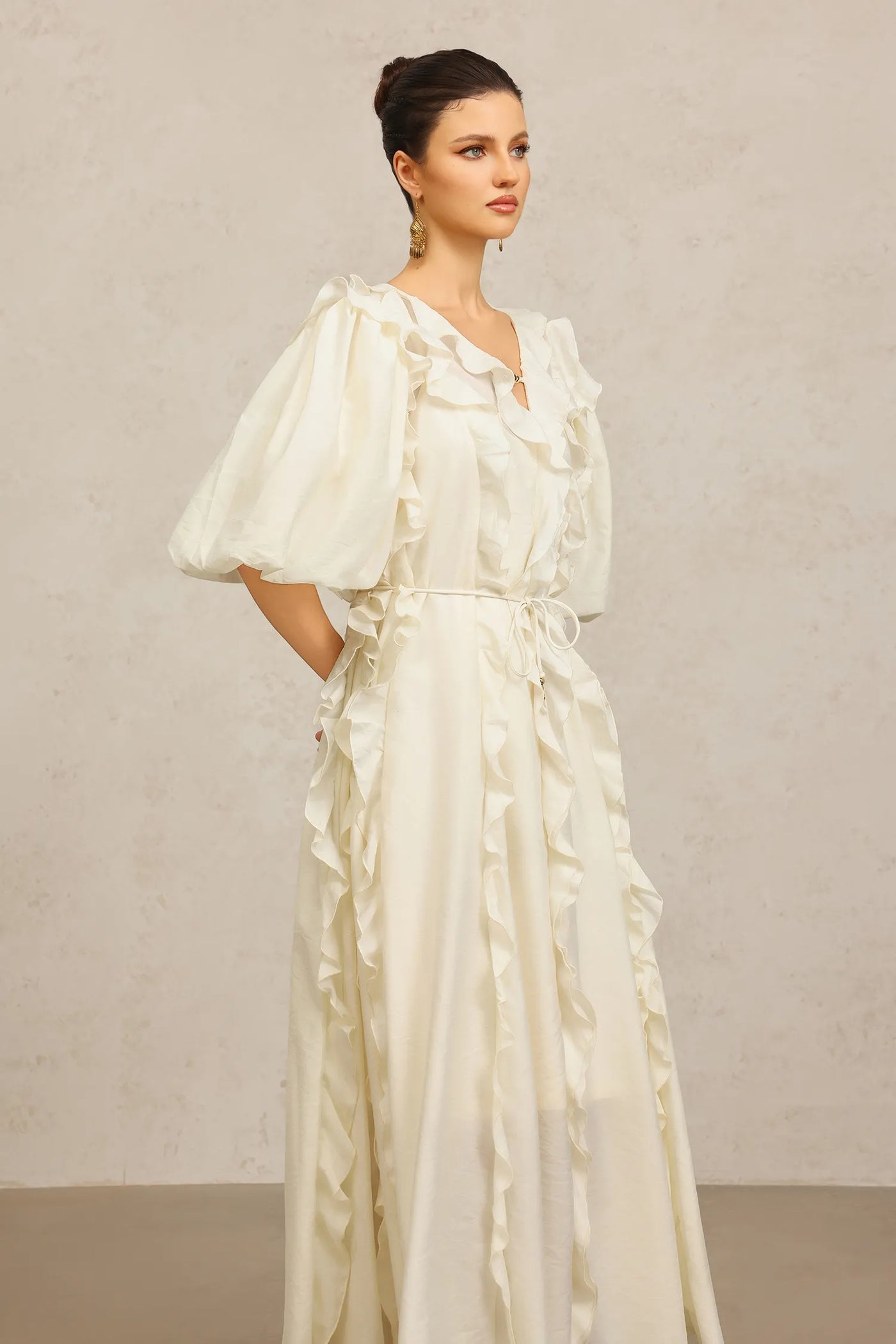 Wika Dirsek Kollu Kıvrımlı Bej Uzun Elbise