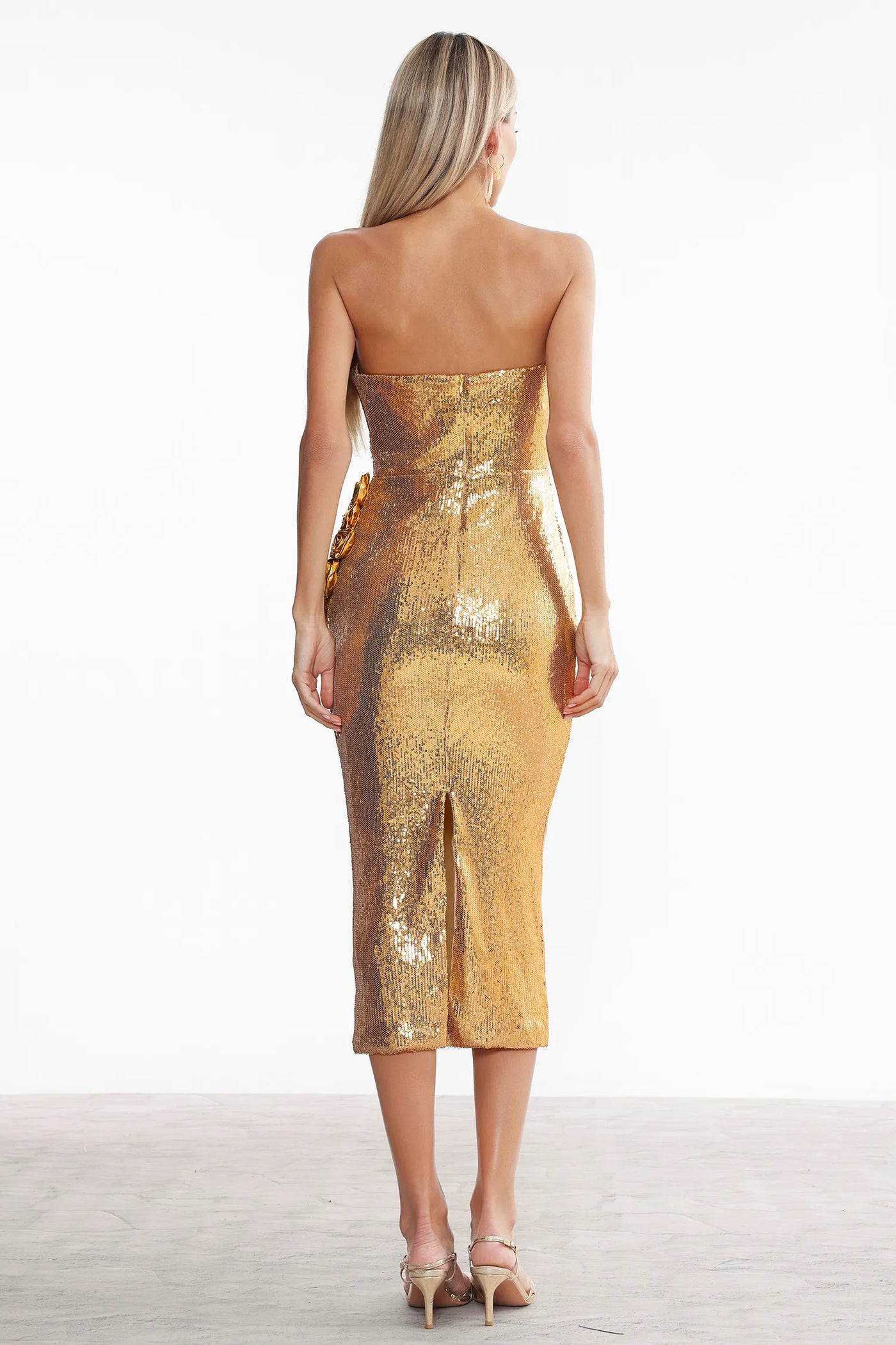 Muera Straplez Payetli Çiçekli Uzun Elbise