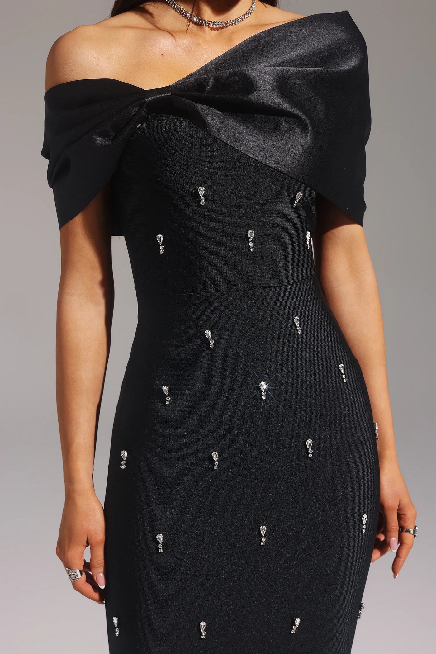 Palez Elmas Fiyonklu Bandaj Uzun Elbise