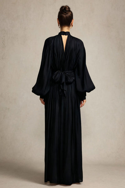 Kuhany Katlı Siyah Maksi Elbise