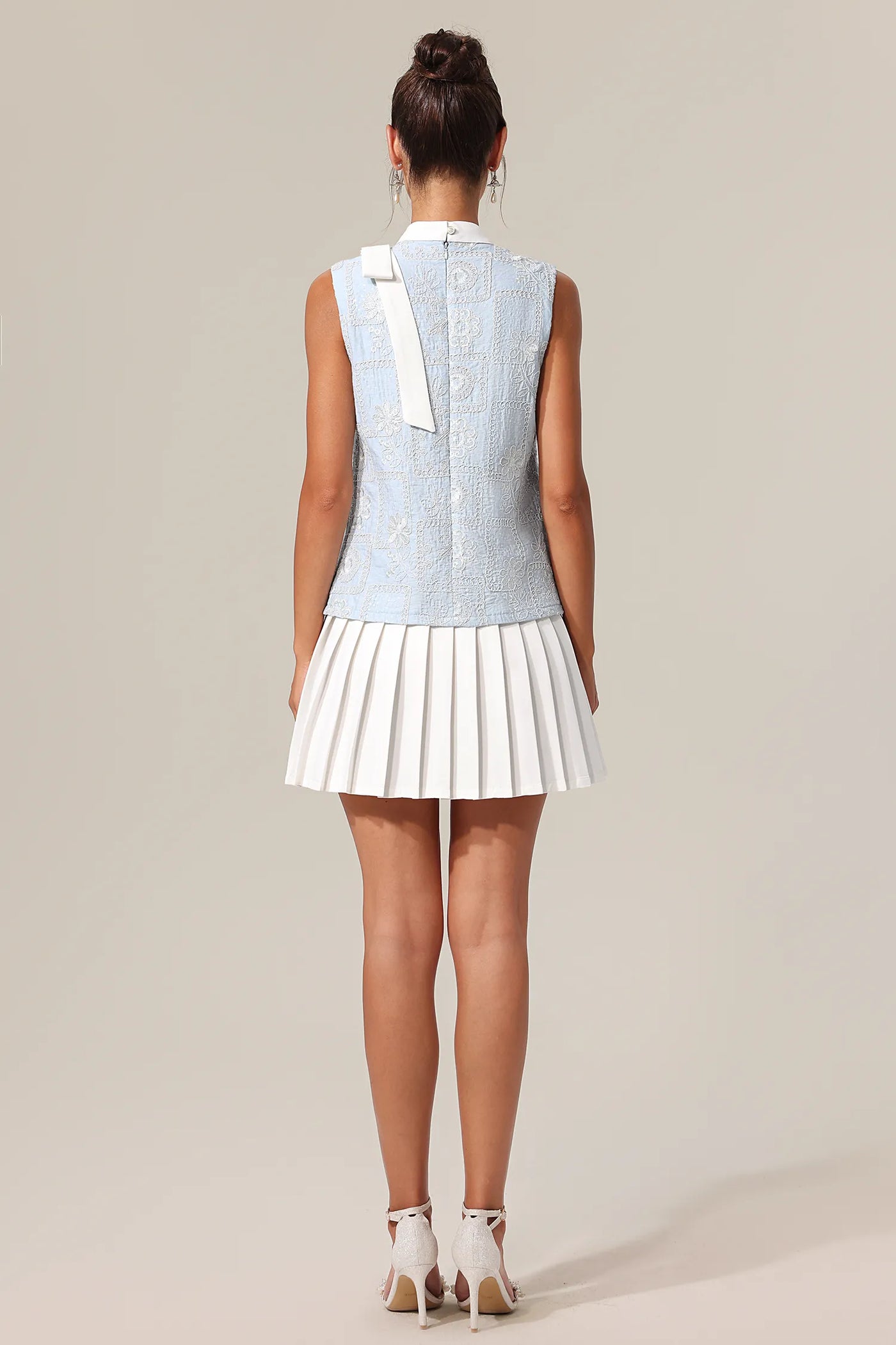 Özel Tasarım Fiyonk Nakışlı Katlı Mini Elbise