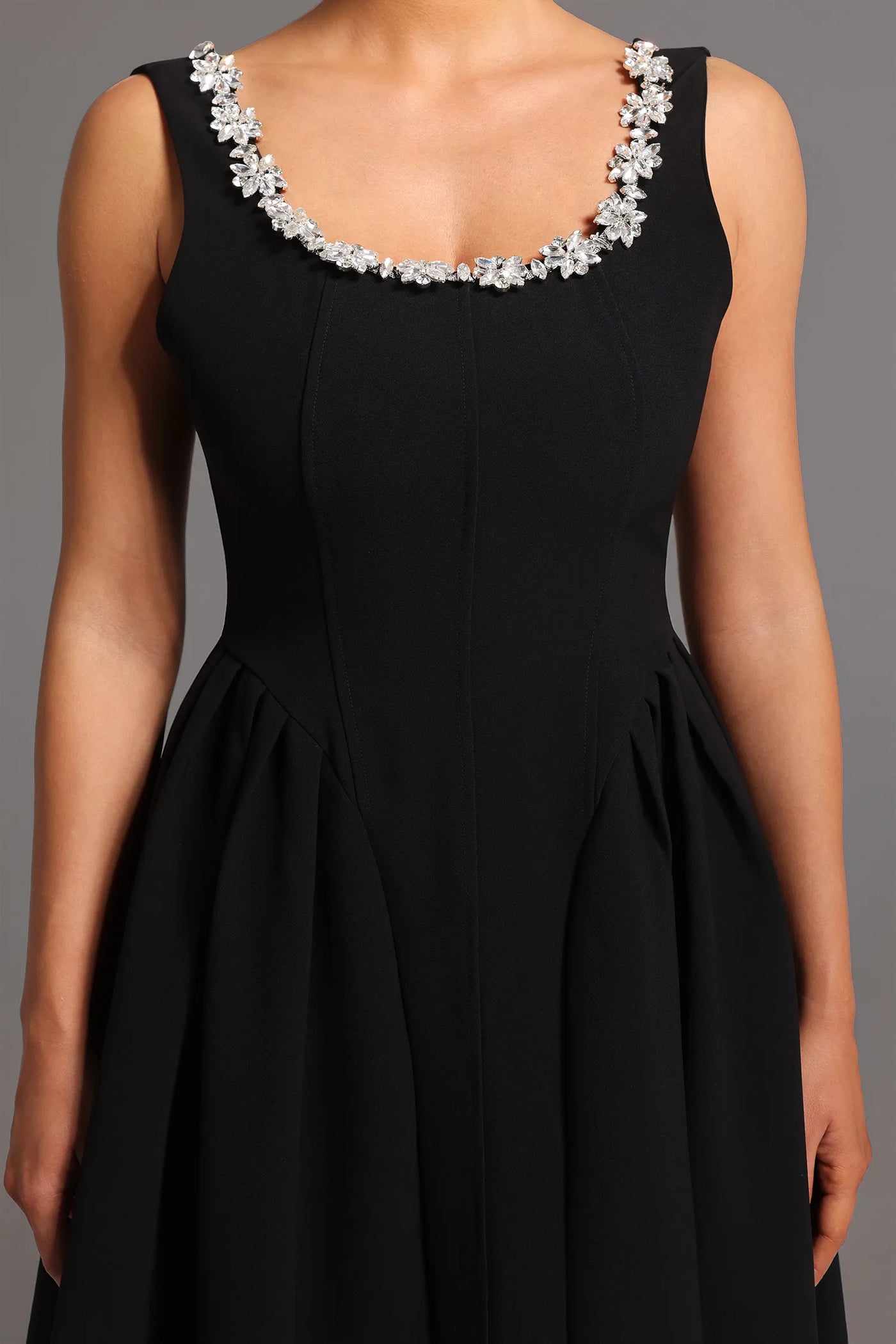 Demere Kolsuz Kare Yaka Elmas Midi Elbise