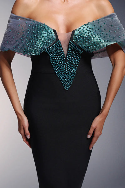 Dorie Derin V Yaka Bandaj Omuz Açık İnci Uzun Elbise