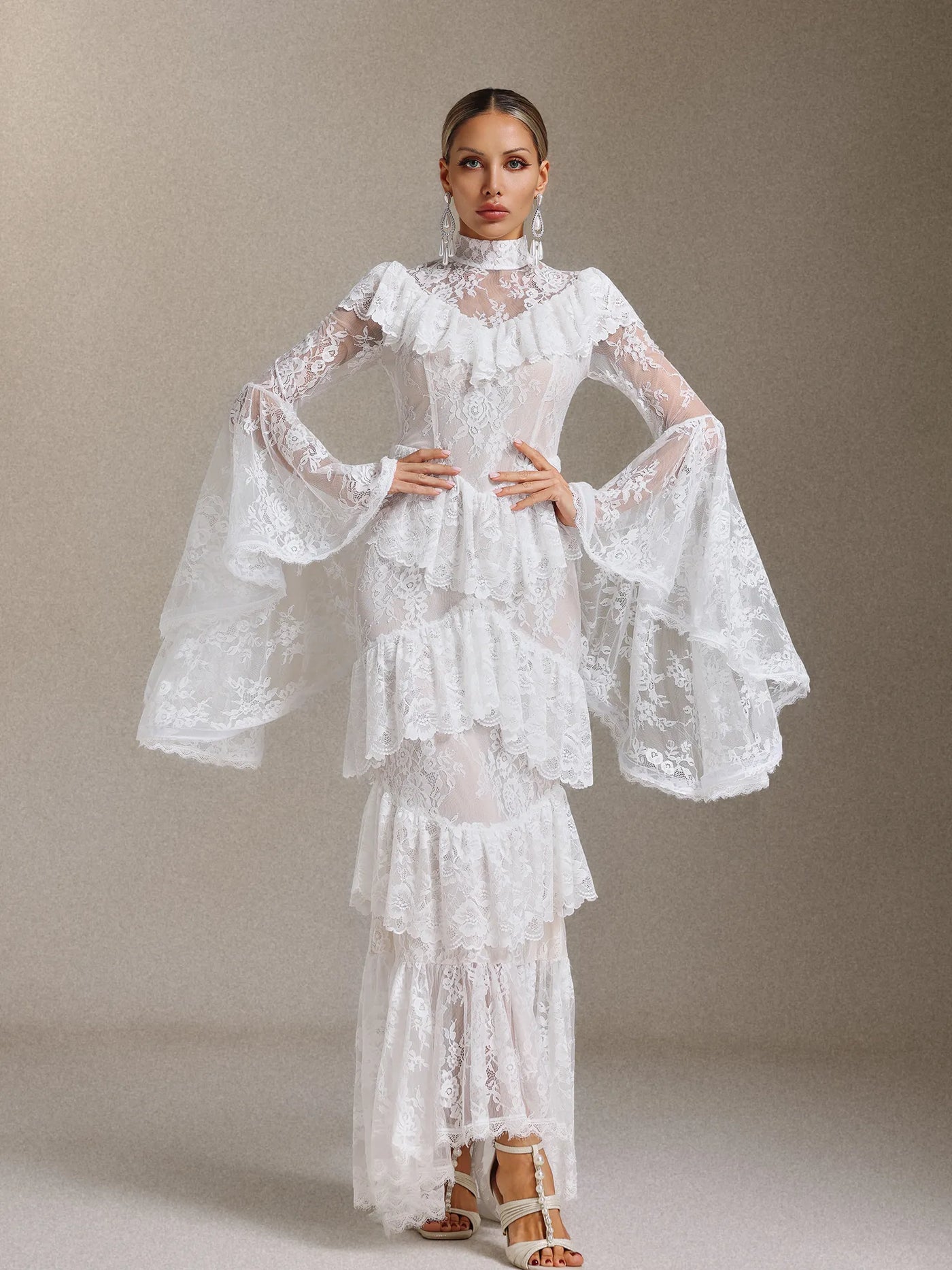 Malvina Volanlı Dantel Uzun Elbise