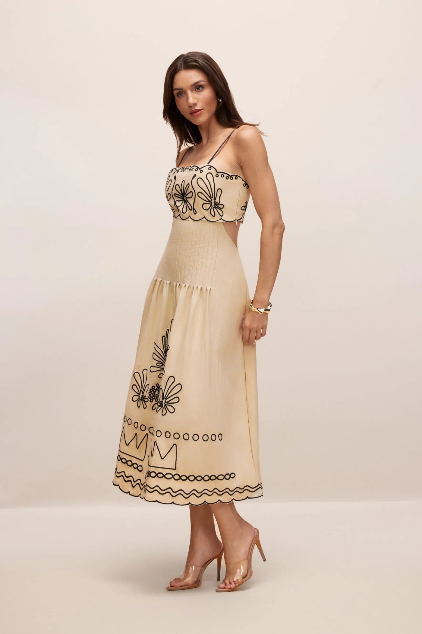 Caroline Soyut Nakışlı Uzun Elbise