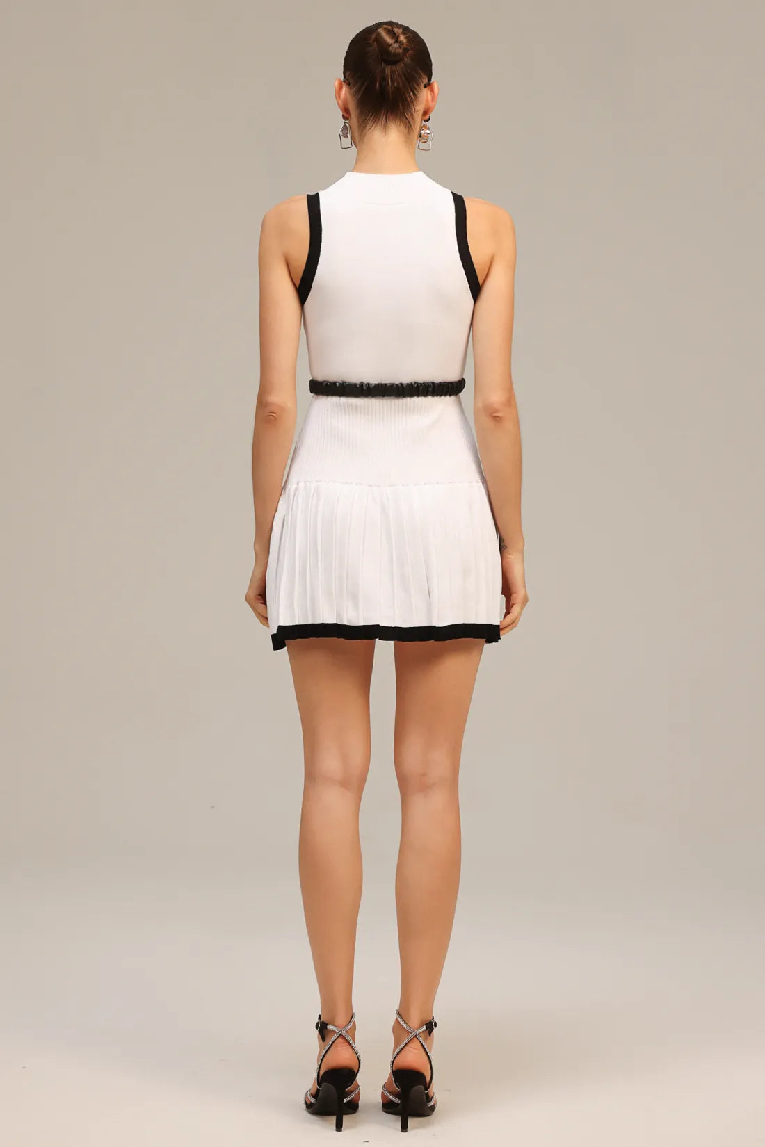 Kolsuz Kıvrımlı Mini Elbise