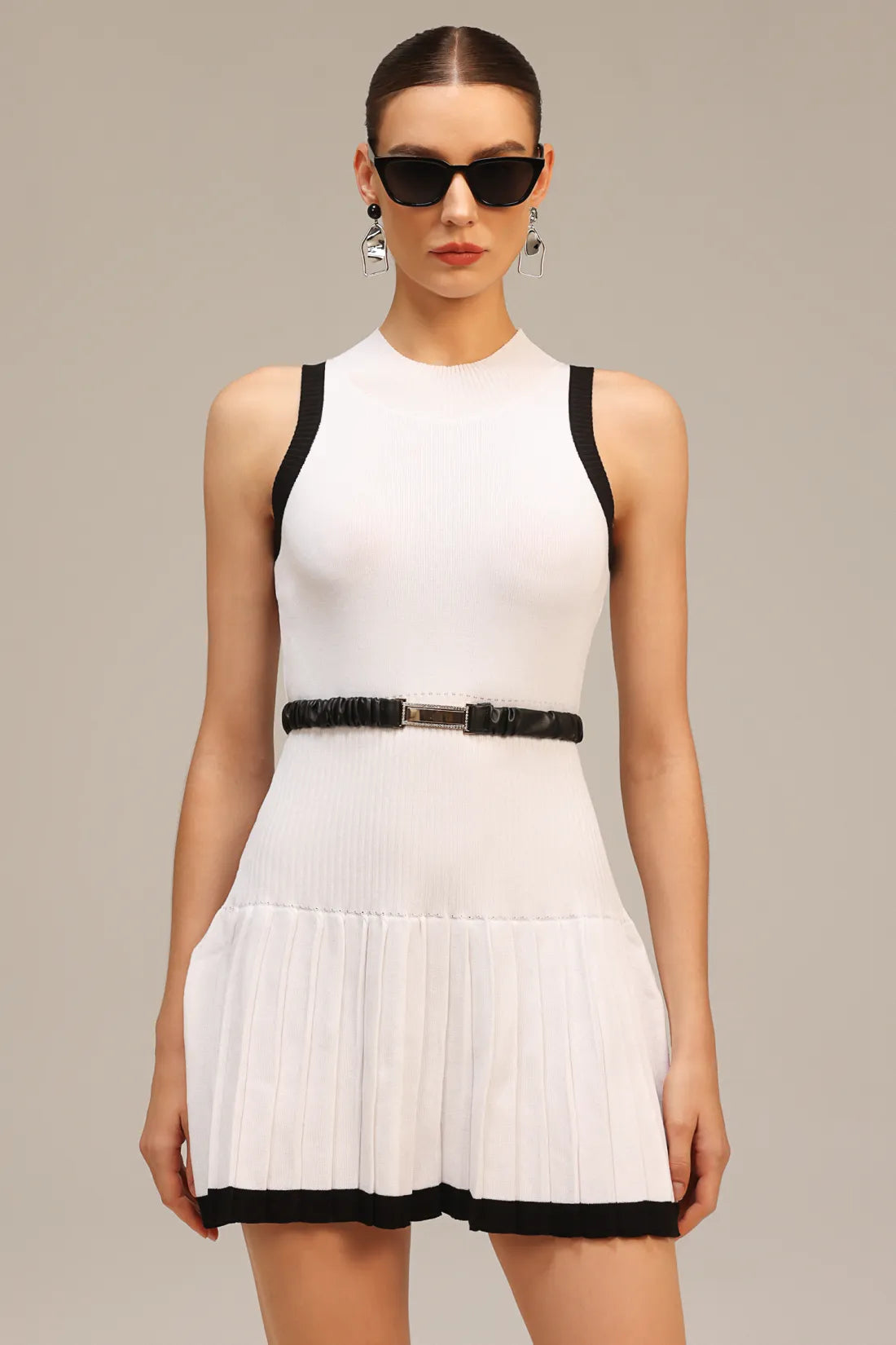 Kolsuz Kıvrımlı Mini Elbise