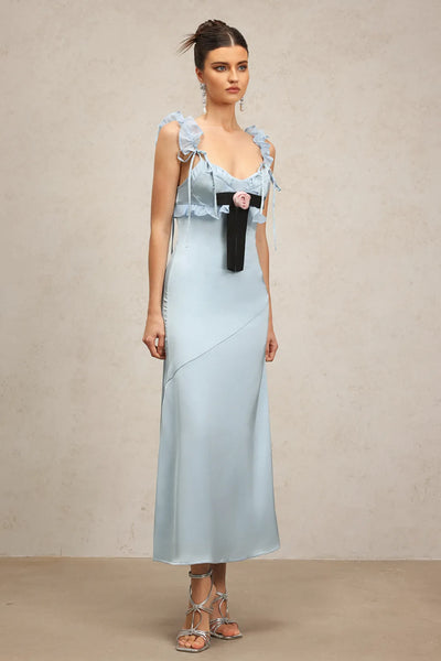 Vikiya Boyundan Bağlamalı Fırfırlı İlmek Uzun Elbise