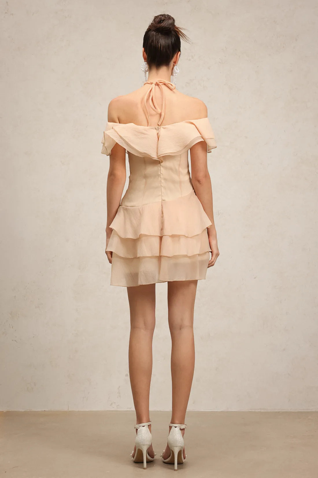 Quanne Omuz Açık Katmanlı Volanlı Mini Elbise