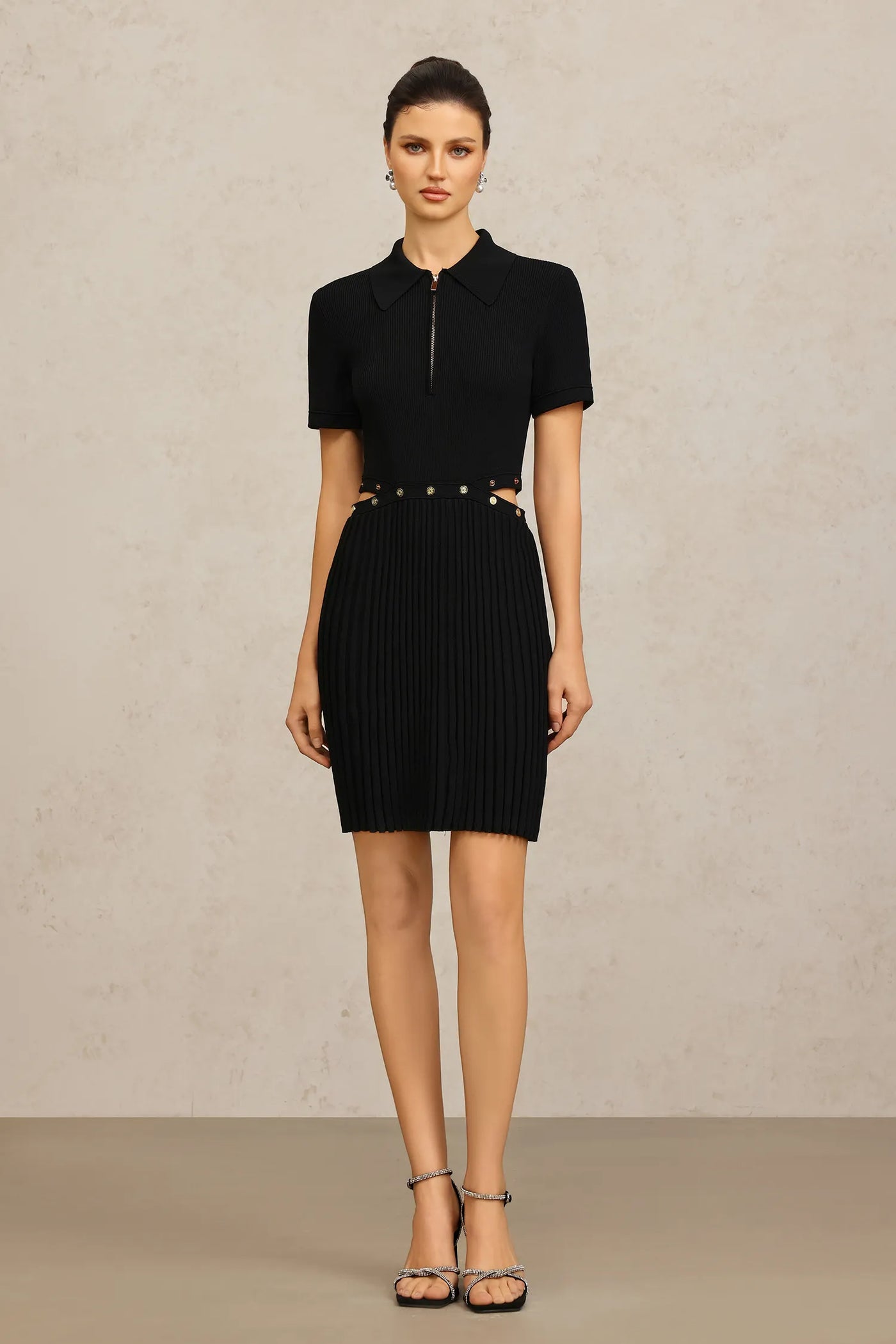 Rae Yaka Katlamalı Mini Elbise