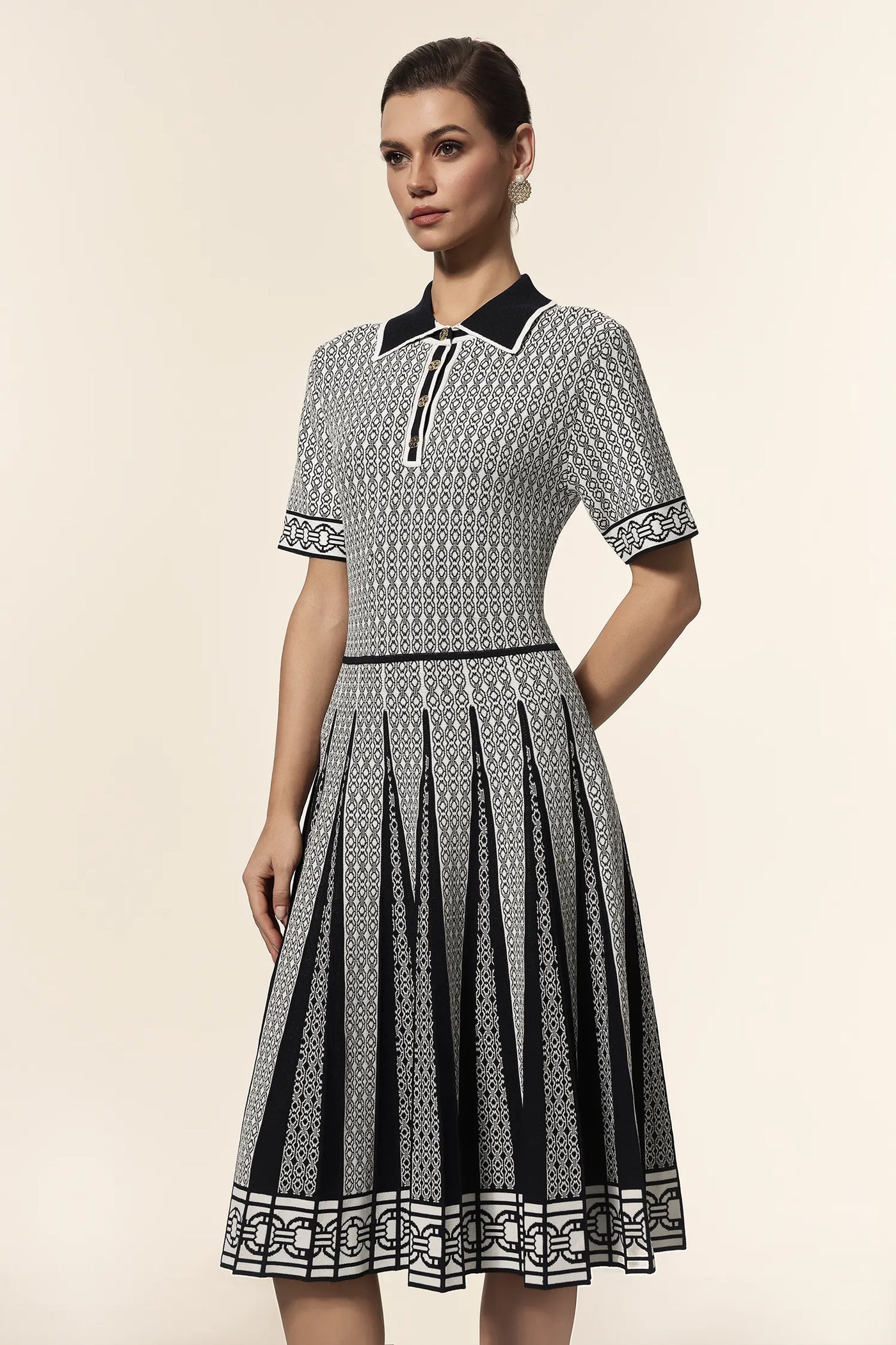 Reye Yaka Jakarlı Kıvrımlı Mini Elbise