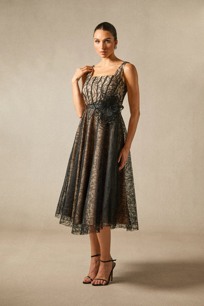 Mina Çiçekli Aplike Dantel Üstü Midi Elbise