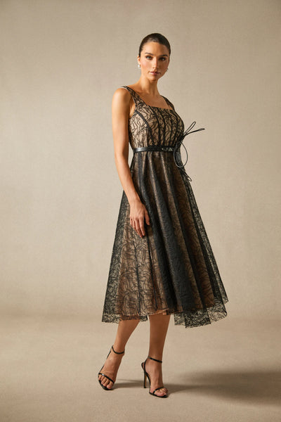 Mina Çiçekli Aplike Dantel Üstü Midi Elbise