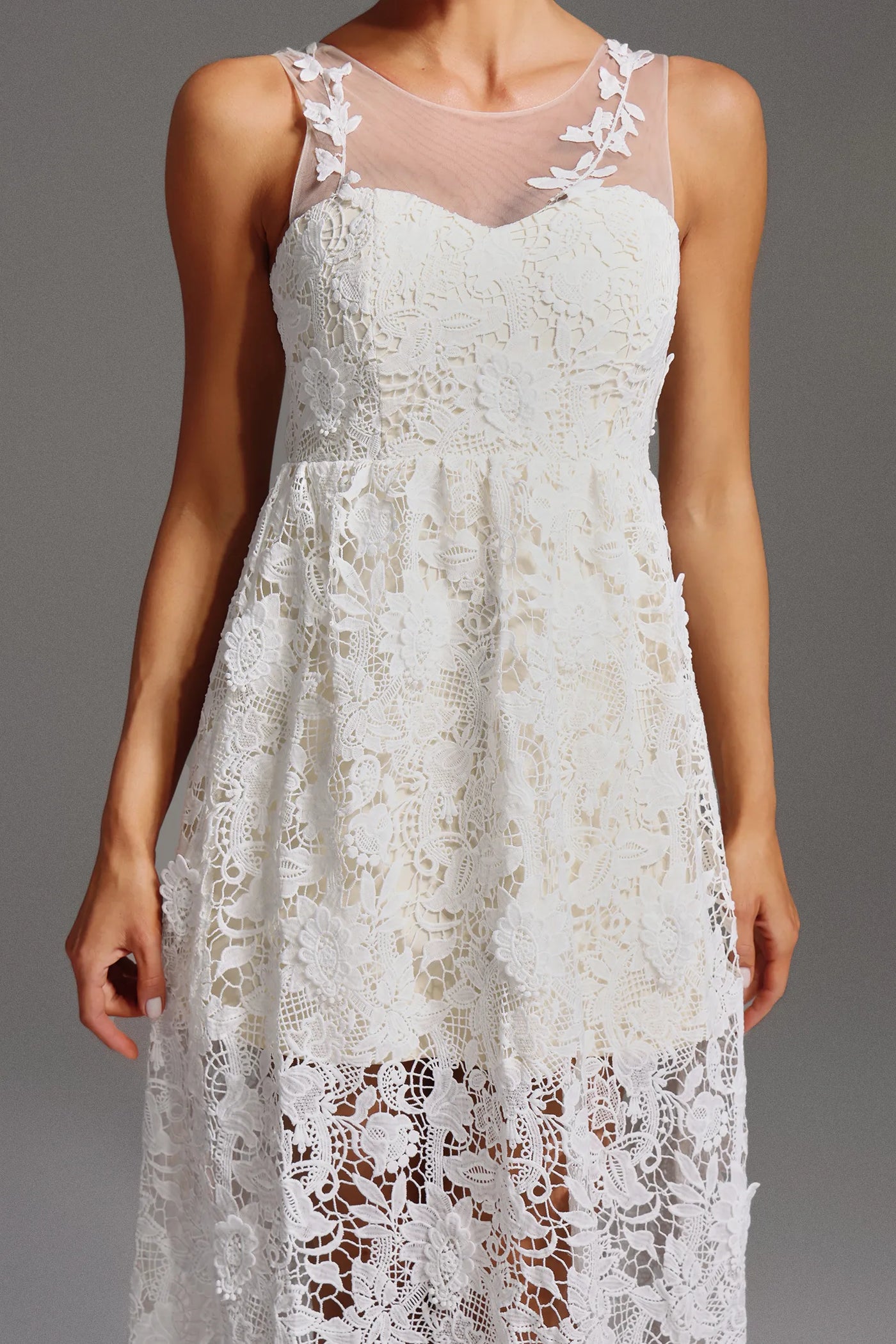 Emberson Kolsuz V Yaka Dantel Uzun Elbise