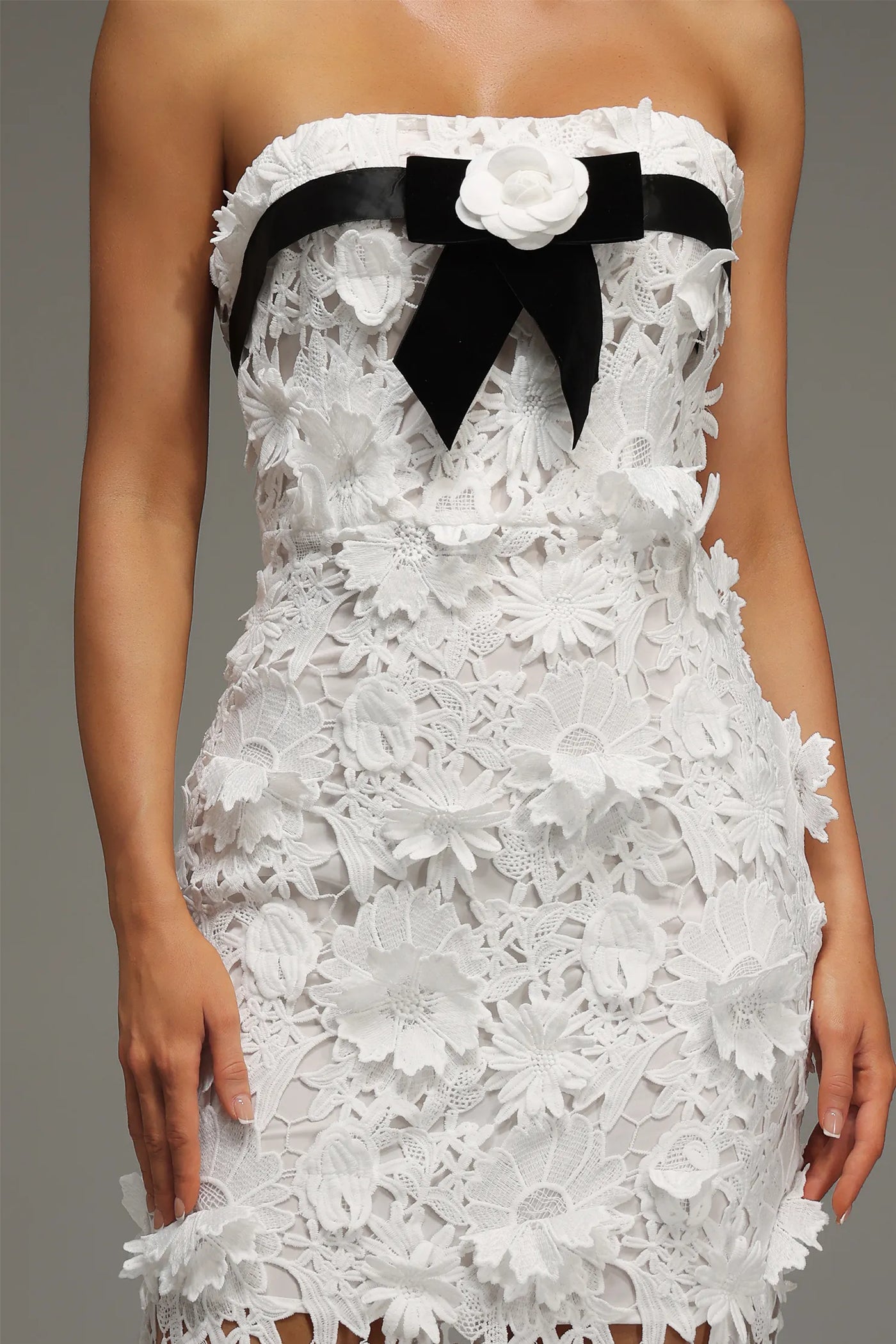 Mio Straplez Dantel Çiçekli Uzun Elbise