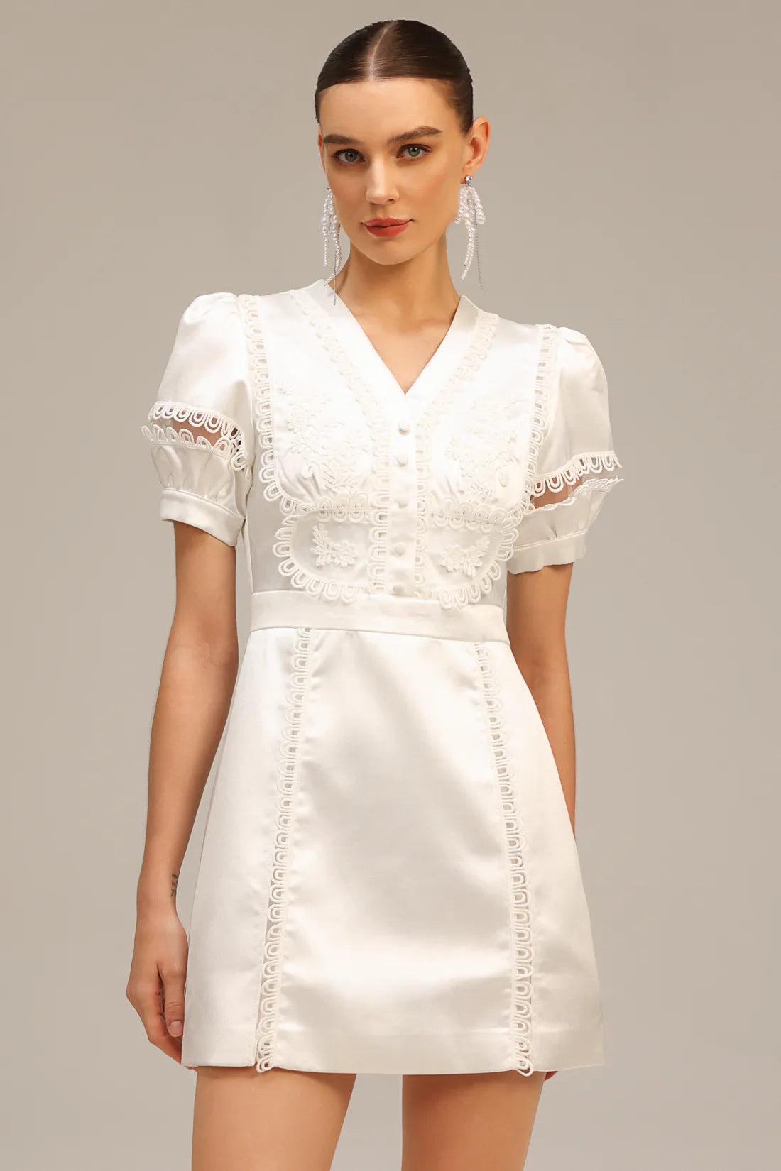 Edwina V Yaka Puf Kollu Mini Elbise