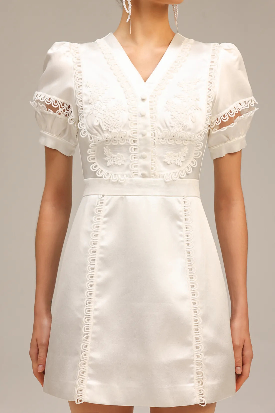 Edwina V Yaka Puf Kollu Mini Elbise