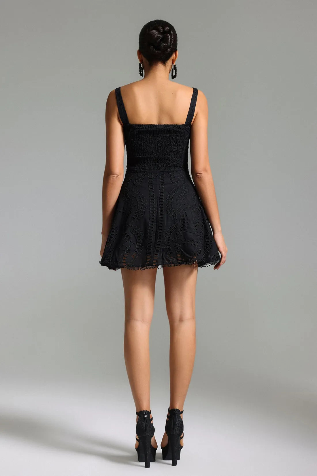 Ikara Halter Dantel Mini Elbise